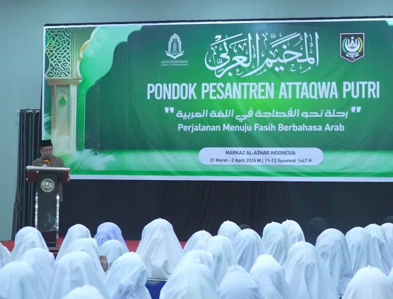 MUKHAYAM ARABI: Komitmen Markaz Al-Azhar Indonesia dalam Penguatan Bahasa Arab di Pesantren